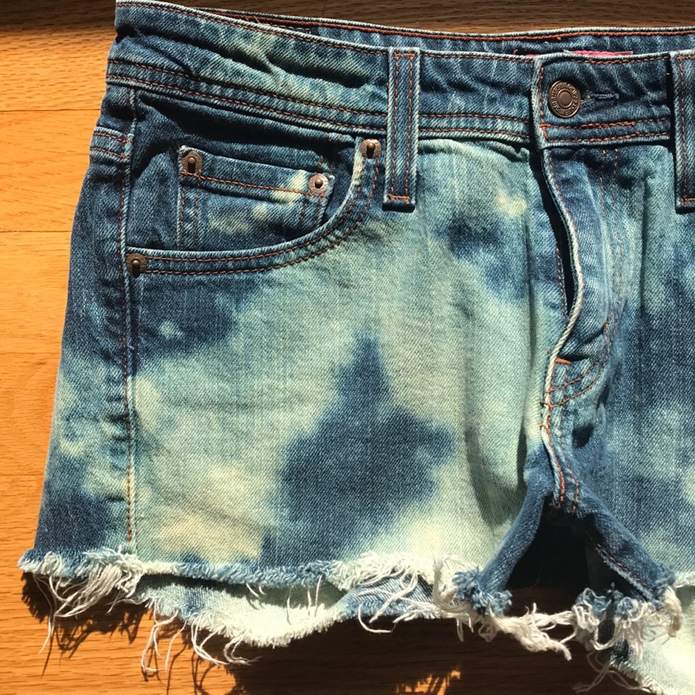 LEVIS Bleached Tie Dye Boho SUPERLOW Summer Beach Cut Off Jean Shorts Sz 30 - Picture 6 of 14